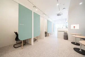 민트 컬러 개인부스 공유오피스 I-WORK